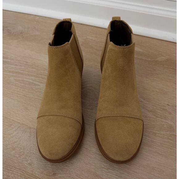 Sorel Shoes - Women’s Sorel Evie II Chelsea Boot Suede Caribou Buff Size 8